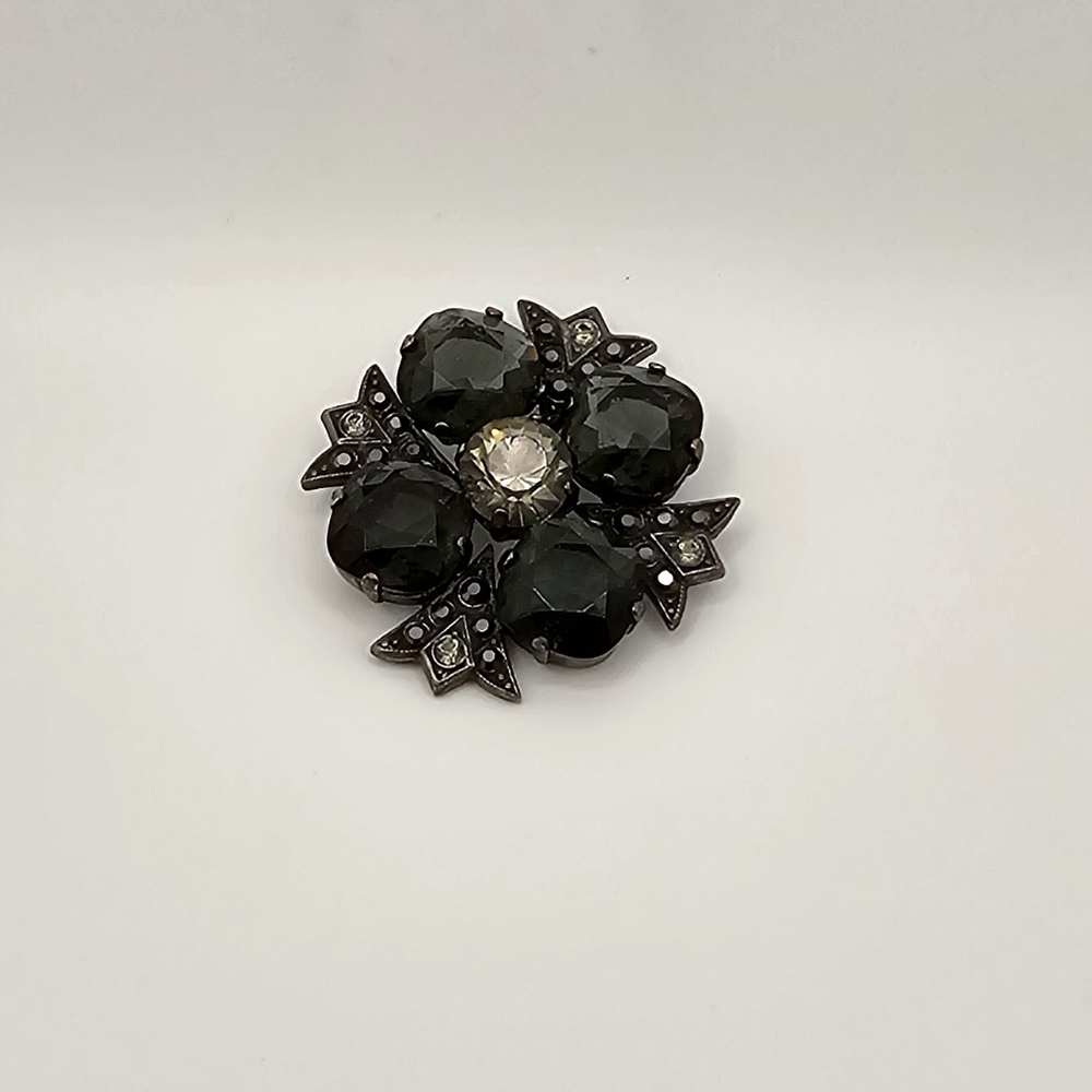 VINTAGE black rhinestone brooch